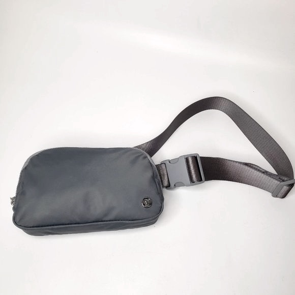 Lululemon Everywhere Grey Waist Belt Bag - Picture 4 of 10